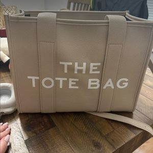 Tote bag